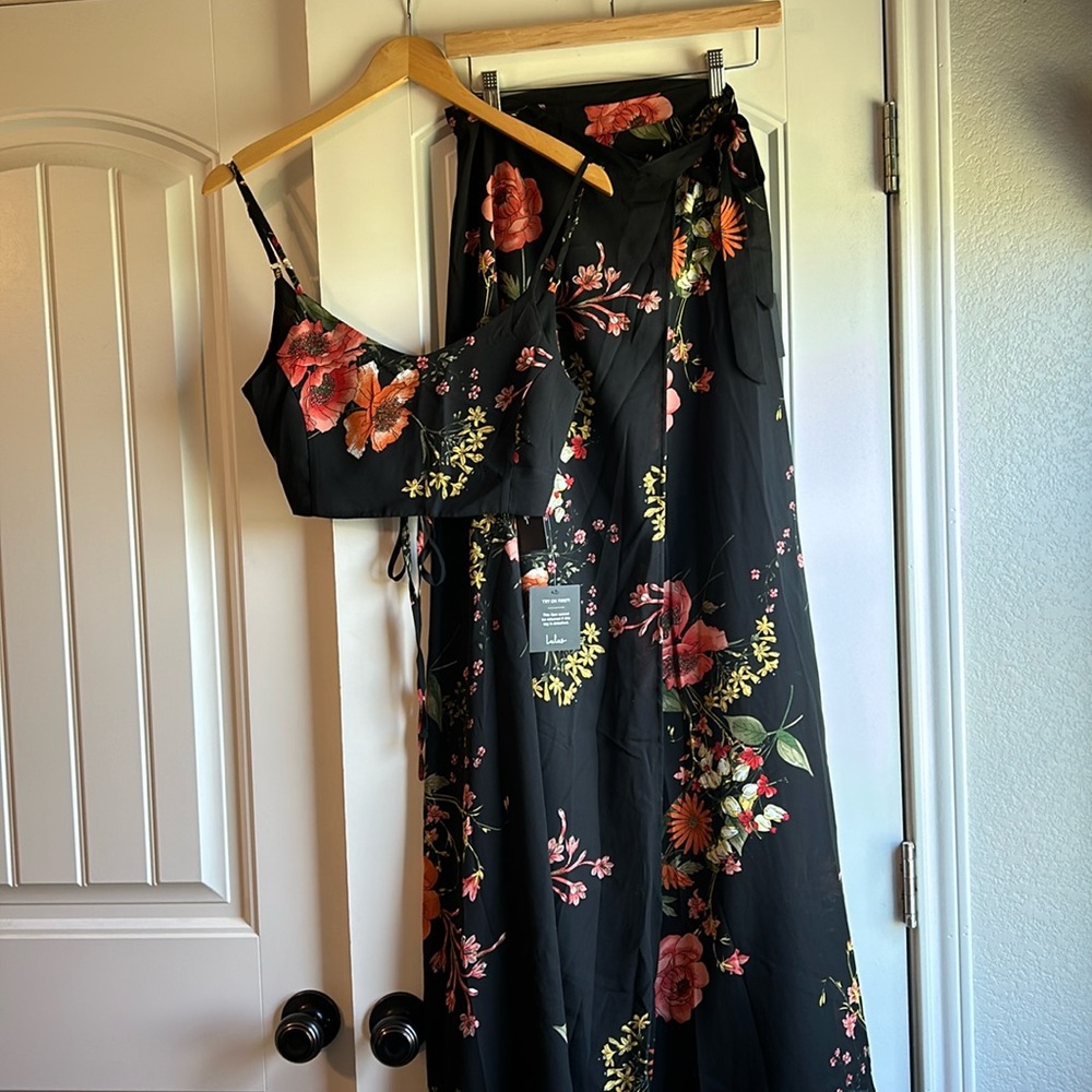Lulus bloom with a view two piece maxi skirt crop top set black floral XS